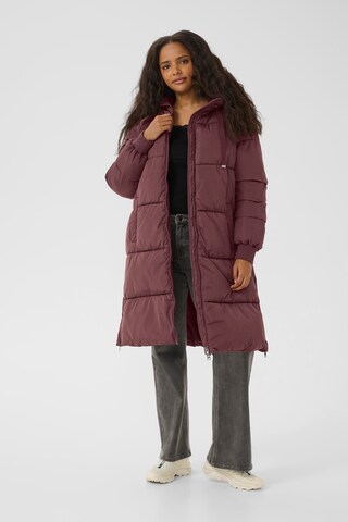 Manteau d’hiver 'KCniki' KAFFE CURVE en rouge