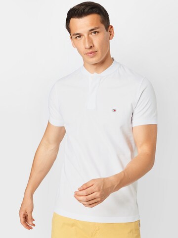 T-Shirt TOMMY HILFIGER en blanc : devant