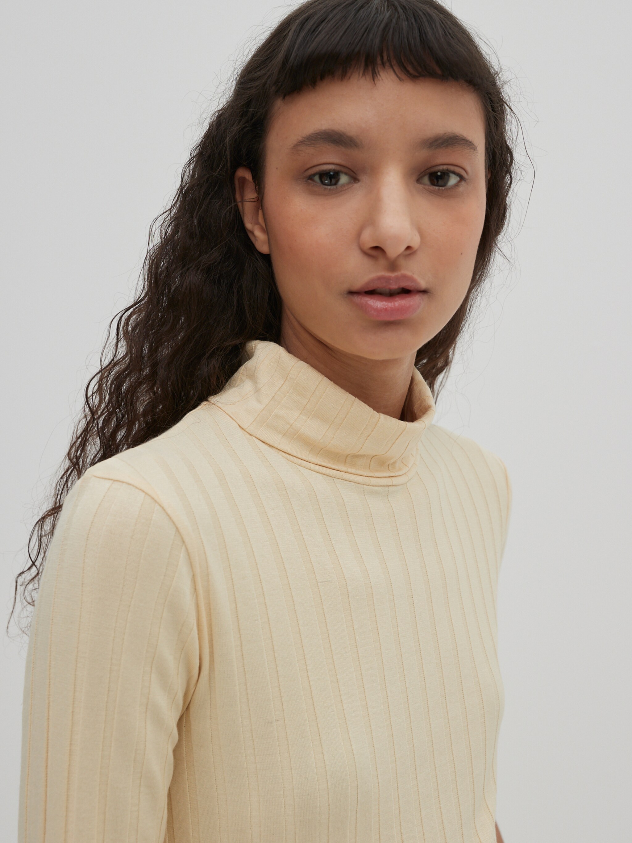 EDITED Producten Shirt 'Malani' Beige