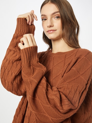 Femme Luxe - Jersey 'REEM' en marrón