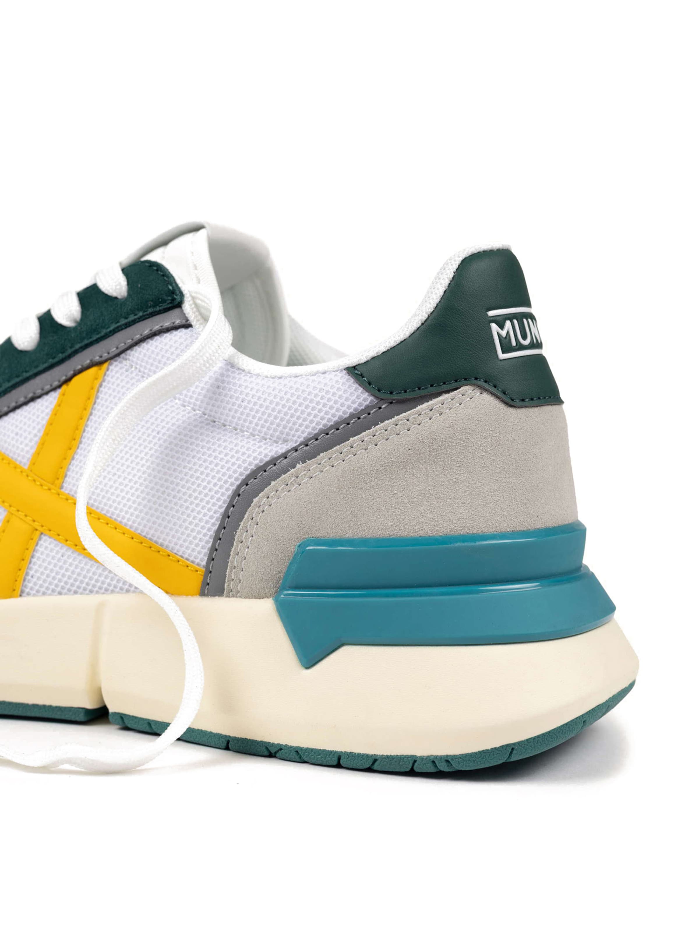 Sneaker bassa 'Versus' di MUNICH in bianco
