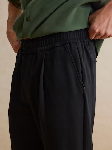 DAN FOX APPAREL Свободный крой Штаны 'Bent' в Черный