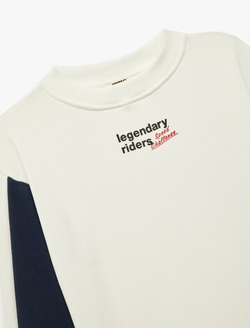 Koton Sweatshirt in White