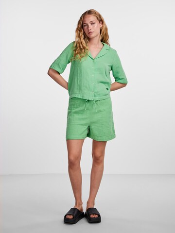 Loosefit Pantalon 'Stina' PIECES en vert