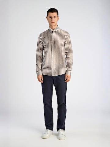 Coupe regular Chemise Lindbergh en marron