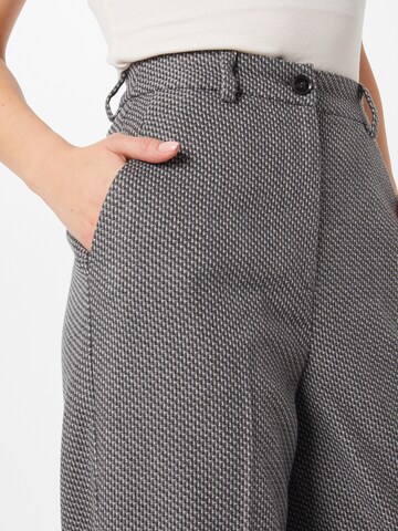 Loosefit Pantaloni de la Sisley pe albastru