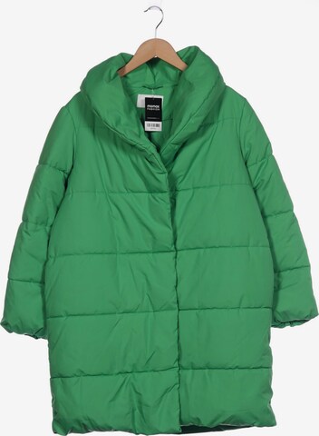 VILA Jacket & Coat in L in Green: front