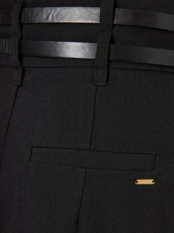 Funky Buddha Loosefit Élére vasalt nadrágok - fekete