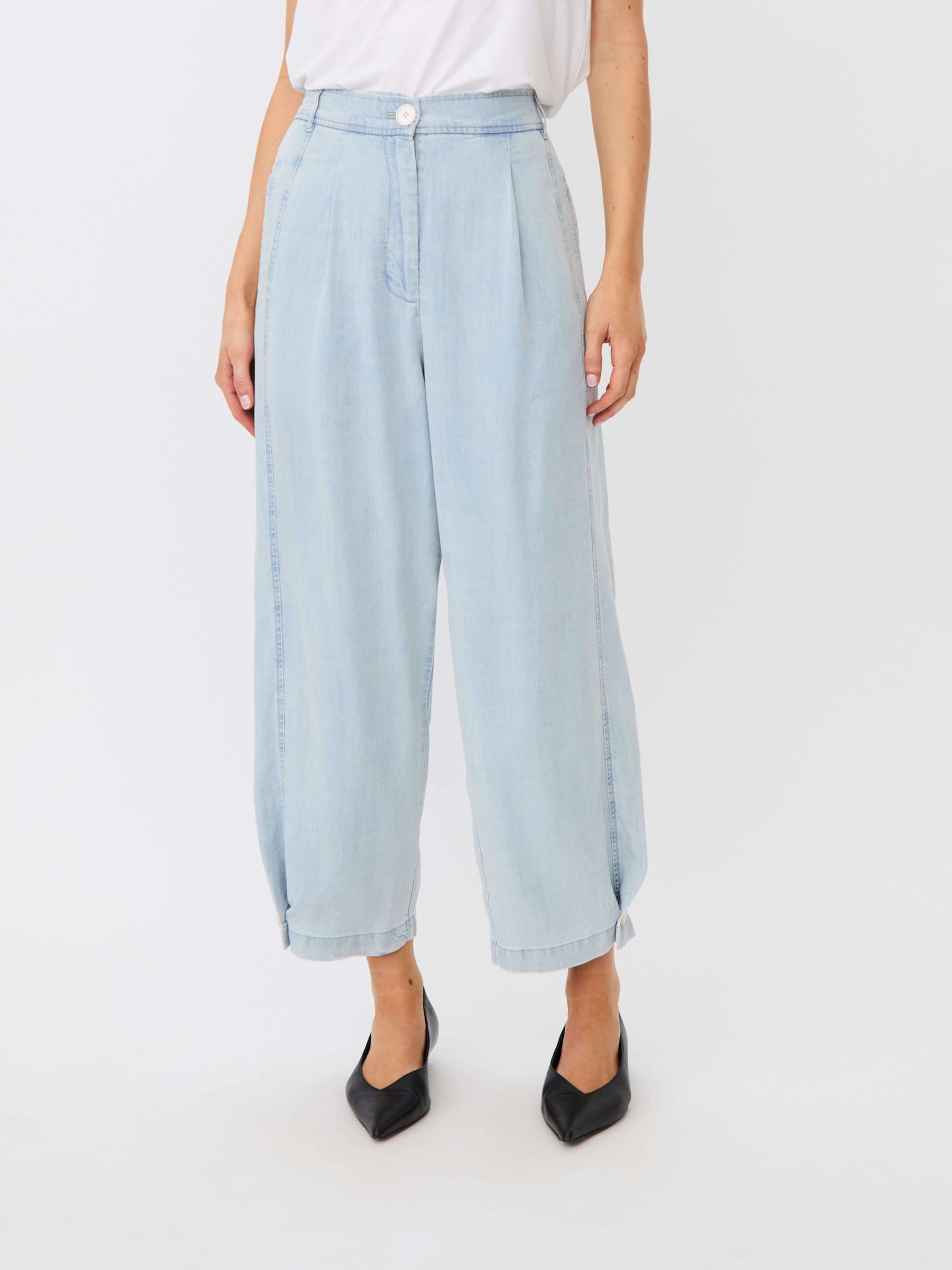 Masai Regular Pants 'MaPunna' in Blue: front