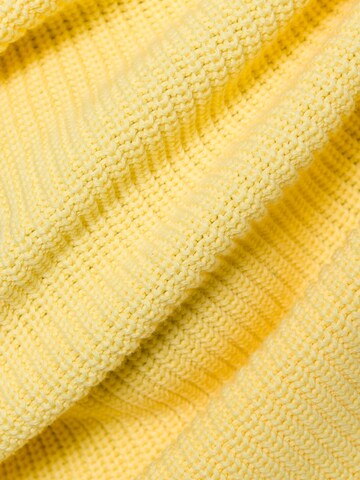 Marie Lund Sweater in Yellow