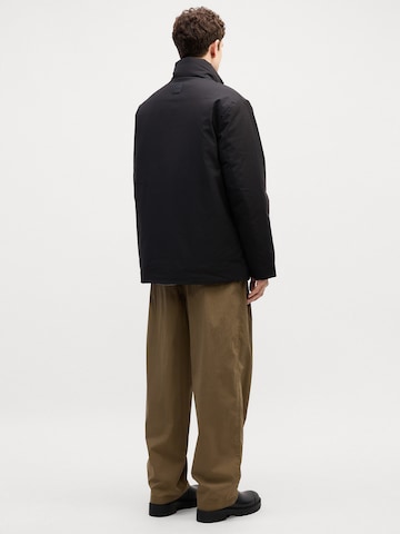 Calvin Klein Функциональная куртка в Черный: сзади