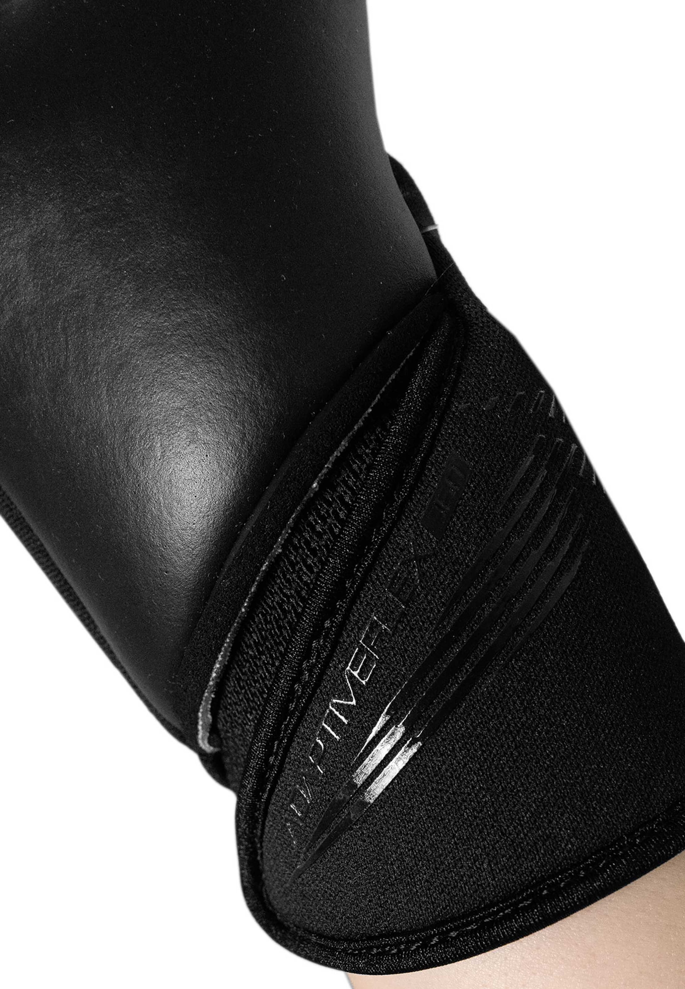 REUSCH Sports gloves 'Attrakt Duo Strapless' in Black
