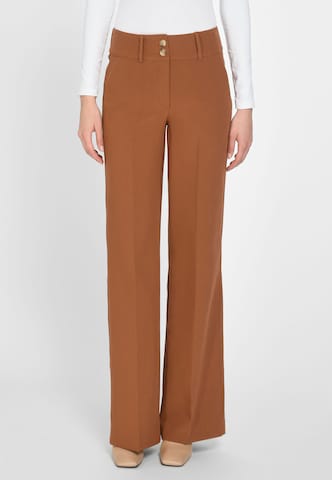 Fadenmeister Berlin Wide leg Pleated Pants in Brown: front