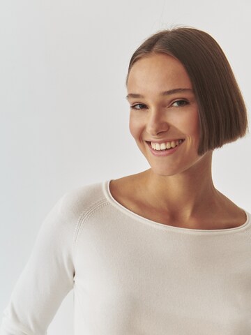 Pull-over 'BROOKE' TATUUM en blanc