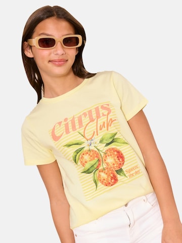 T-Shirt 'Disco Cherry' Lipsy en jaune : devant