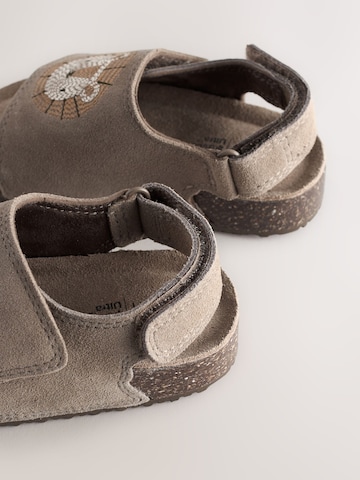 Next Åbne sko i brun