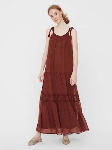 Robe 'PENELOPE' VERO MODA en marron : devant