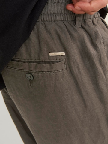 JACK & JONES - Loosefit Calças chino 'Karl Lawrence' em castanho