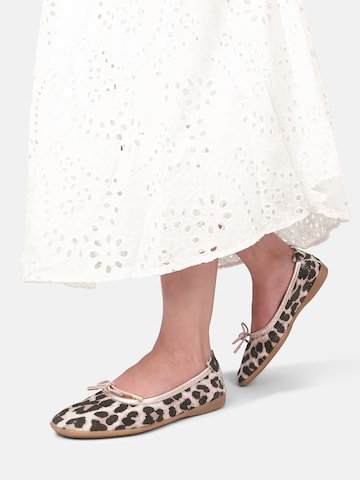 Crickit Ballet Flats ' OMEGA ' in Beige: front
