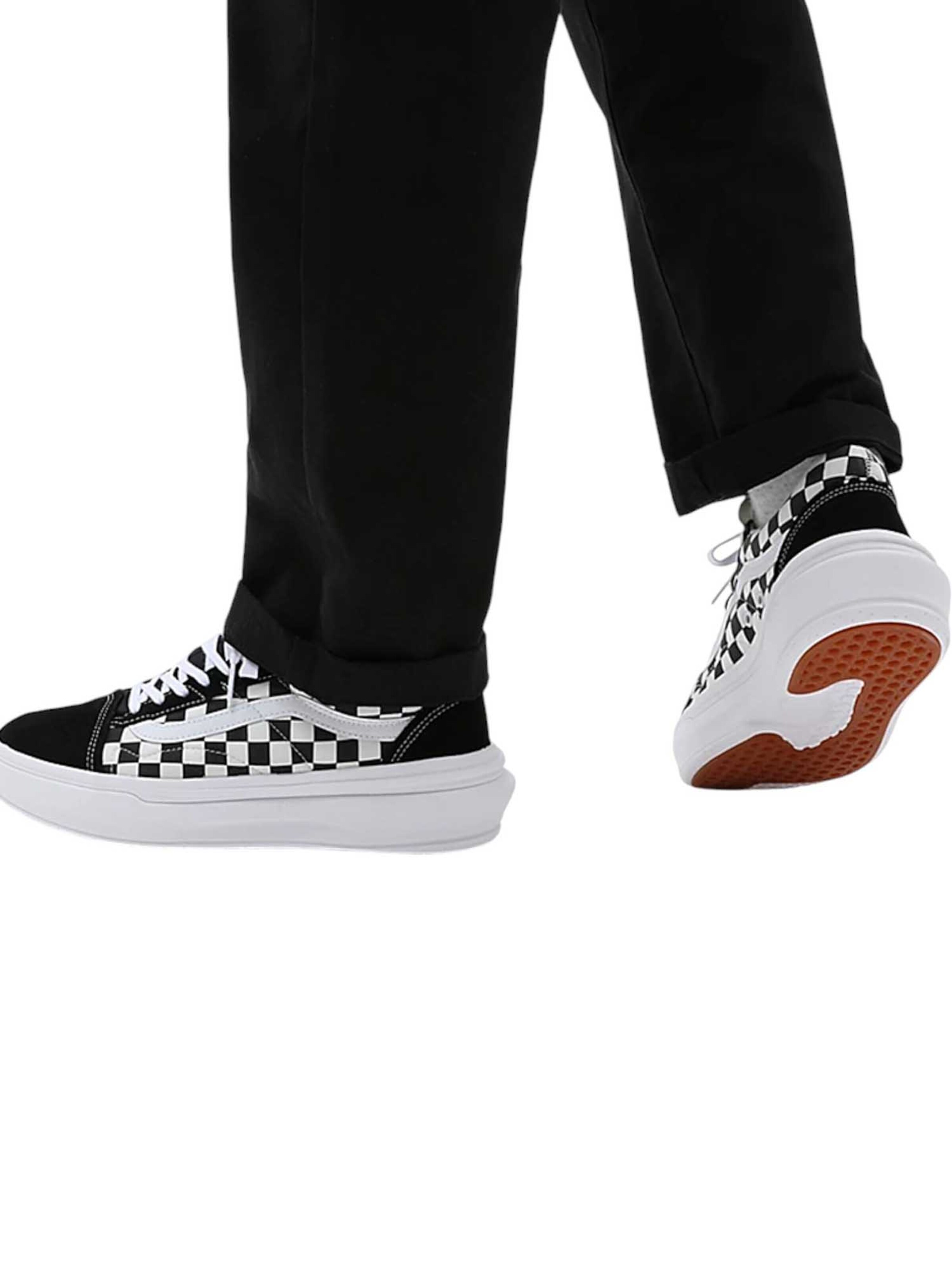 Baskets basses VANS en noir