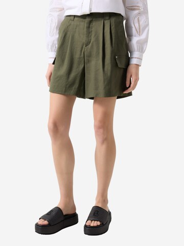 BOGNER Flared Shorts 'Hanny' in Grün: Vorderseite