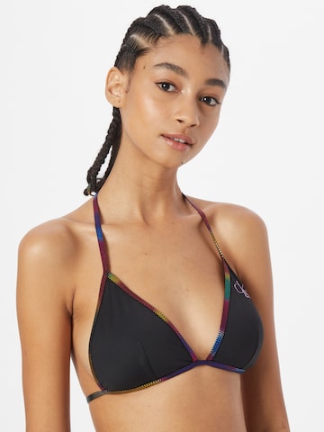 Calvin Klein SwimwearTrokutasti Bikini gornji dio 'Pride' - crna boja: prednji dio