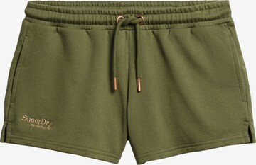 Superdry Regular Shorts 'Essential' in Grün: predná strana