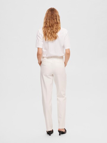 SELECTED FEMME - regular Pantalón de pinzas 'ELIANA' en blanco