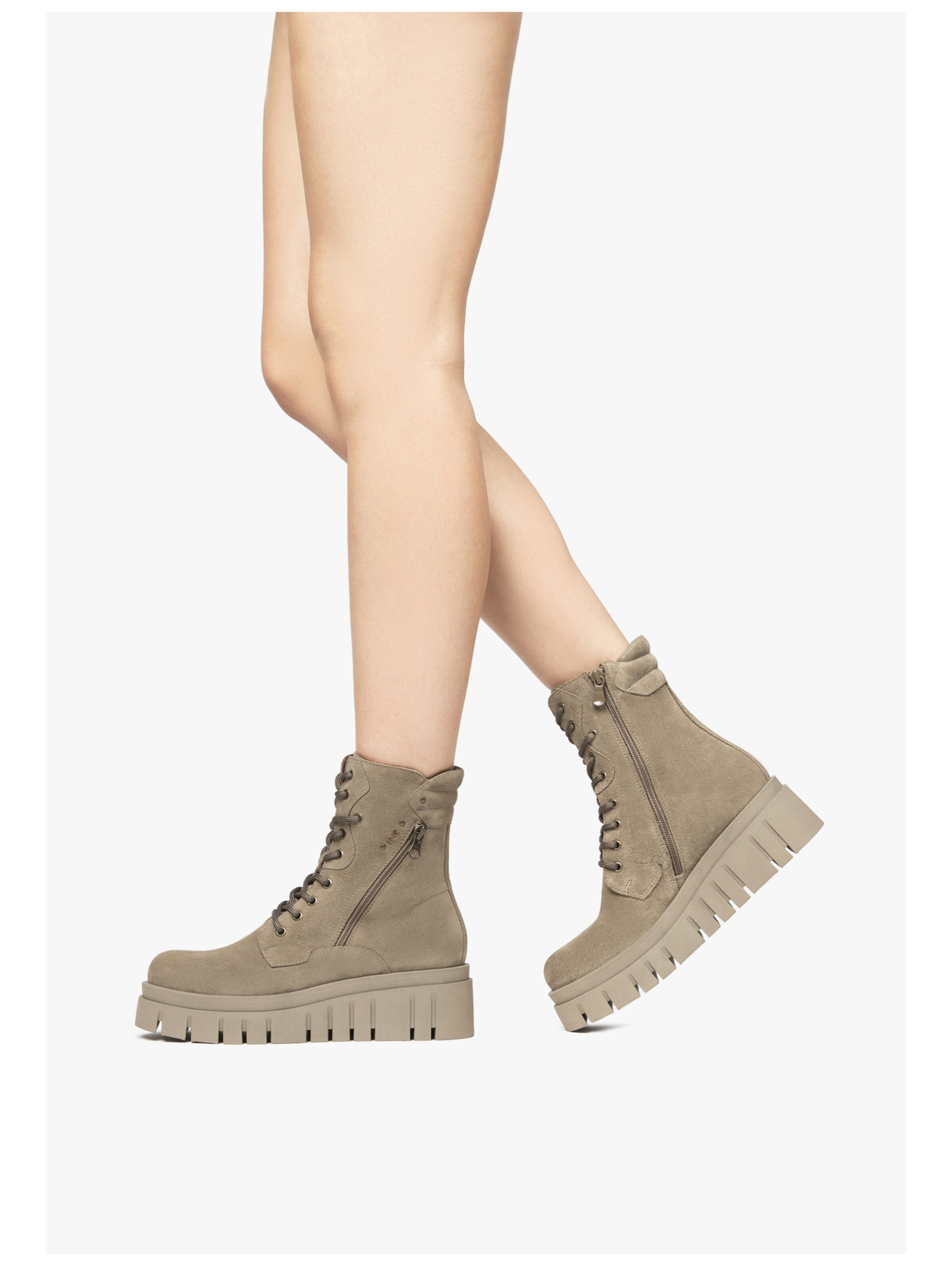 Stivale stringato di Nero Giardini in beige: frontale