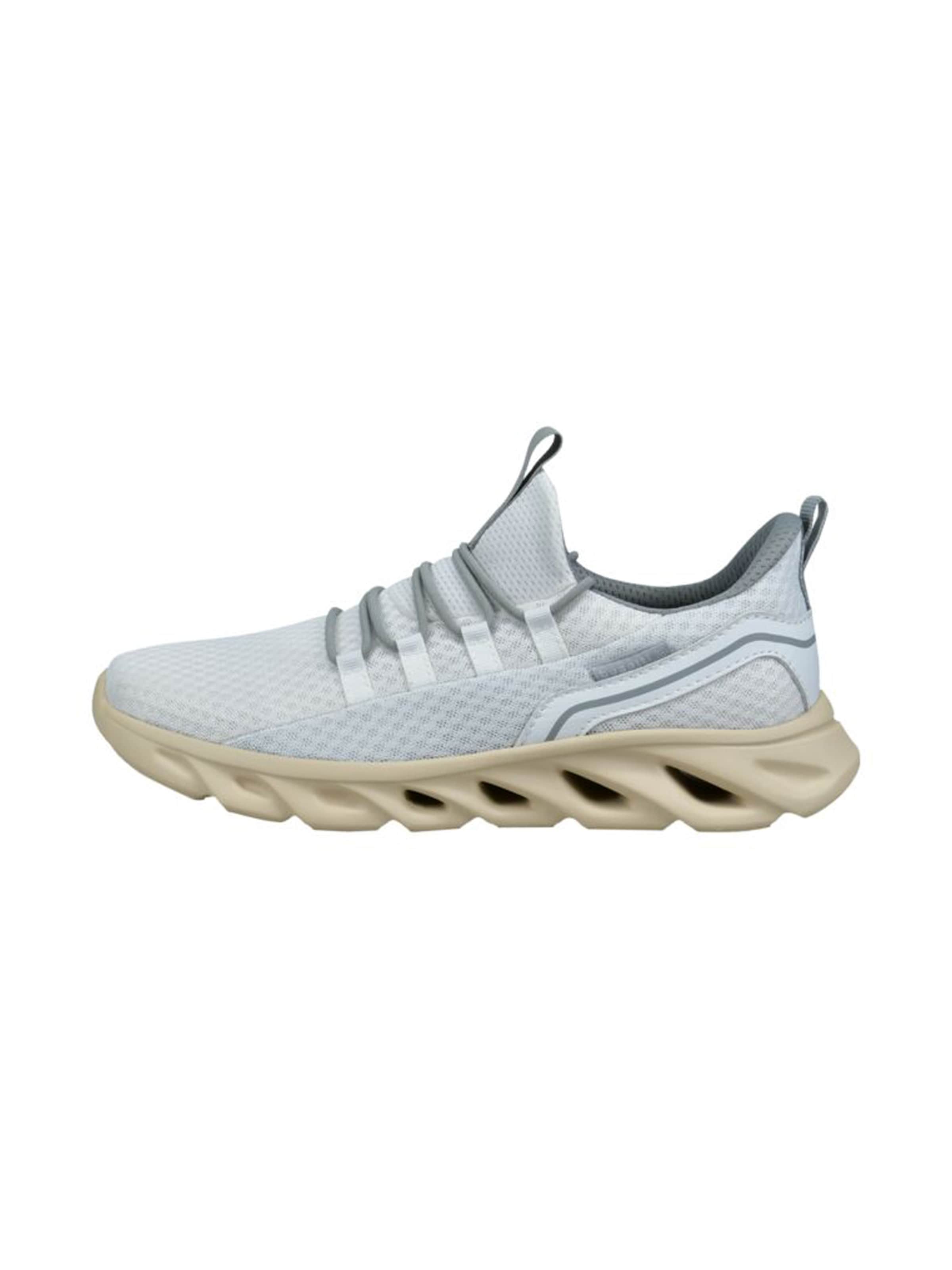 Sneaker low de la bugatti pe alb: lateral