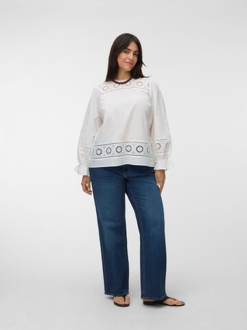 Chemisier 'VMCuna' Vero Moda Curve en blanc