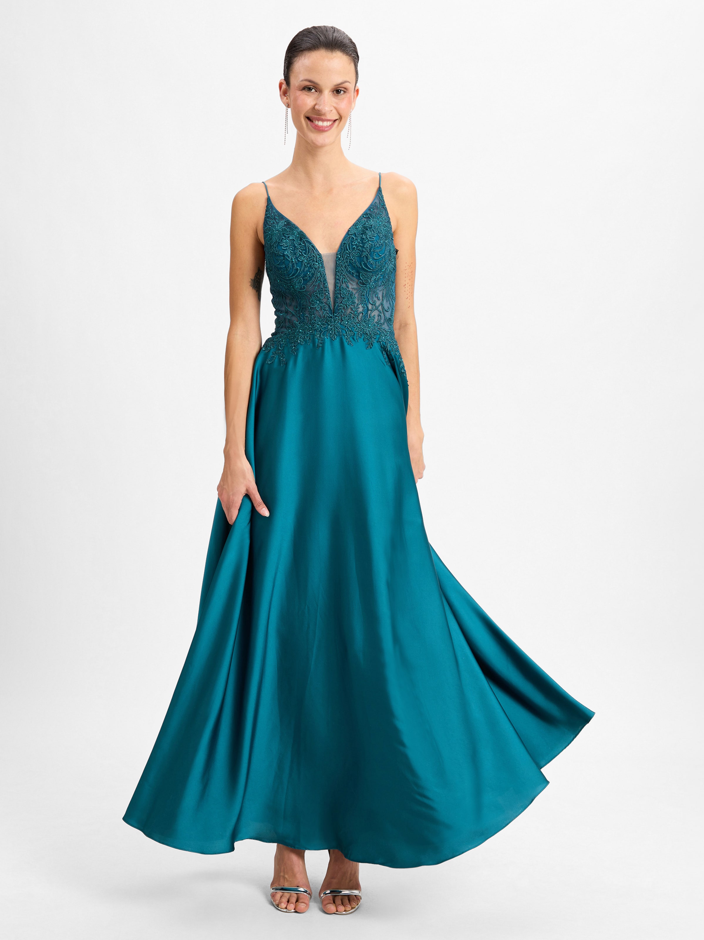 laona cocktail dress Laona party dress Ageless.ee