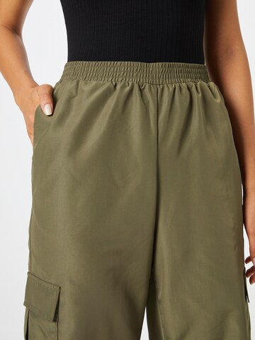 VERO MODA Tapered Cargo trousers 'Tessie' in Green