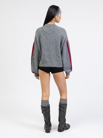 BROKE + SCHÖN Sweater in Grey