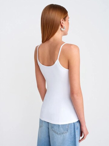 Haut Dilvin en blanc
