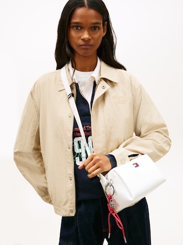 Geantă de umăr de la Tommy Jeans pe alb