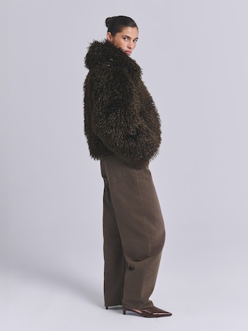 Giacca invernale 'OVERSIZED FURRY FUR JACKET' di AEMMI in marrone