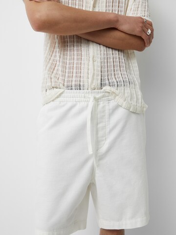 Pull&Bear Regular Trousers in White