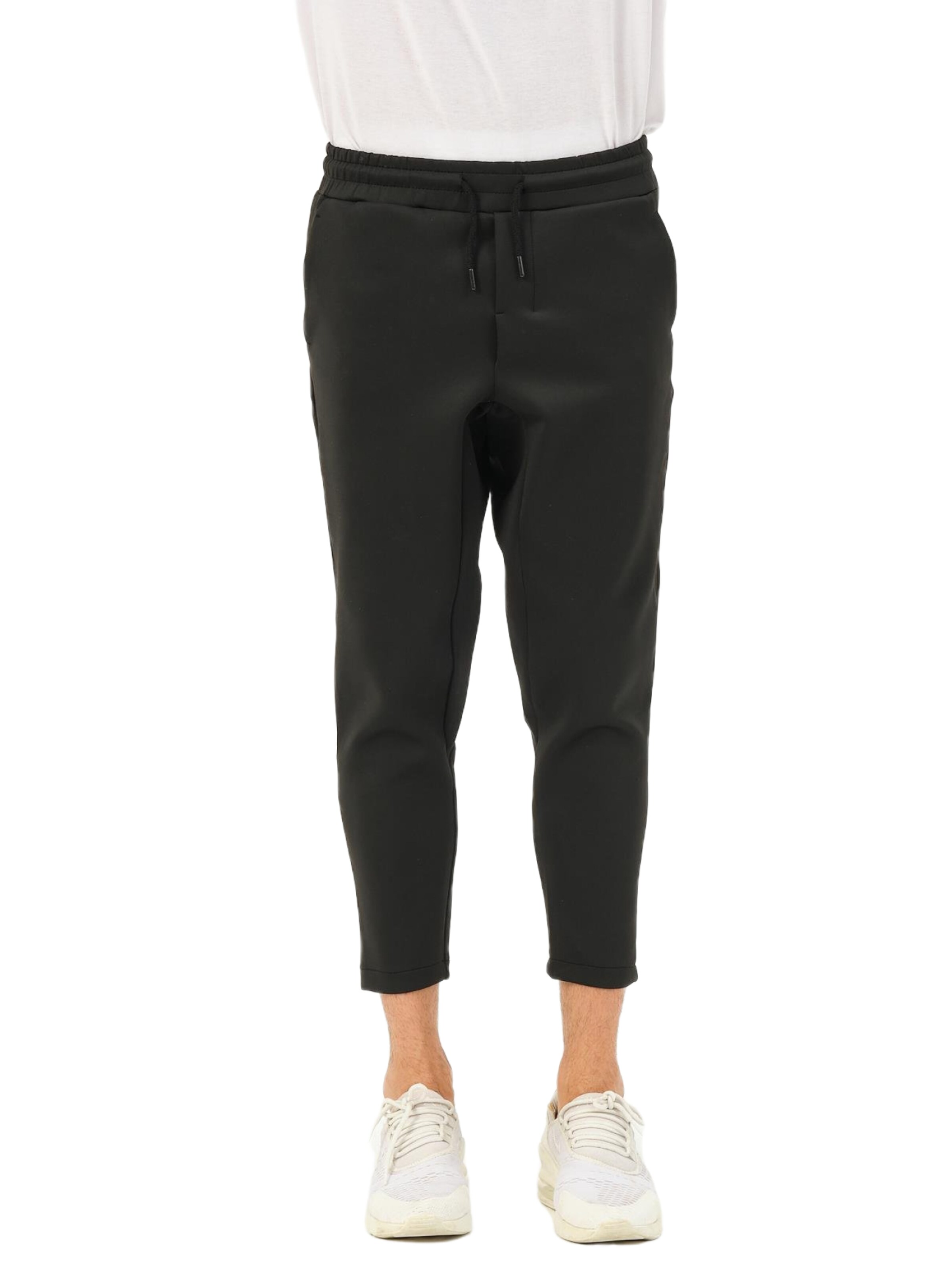 Effilé Pantalon C&City en noir : devant
