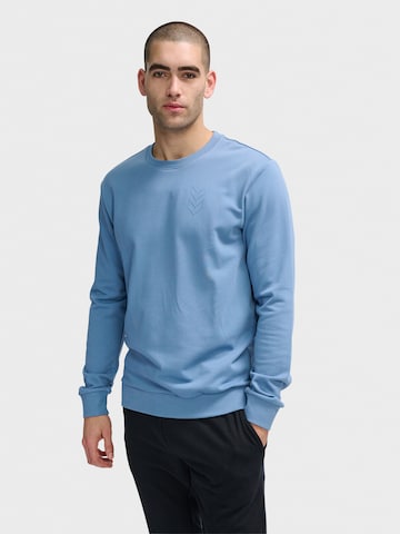 Hummel Sportsweatshirt in Blauw: voorkant