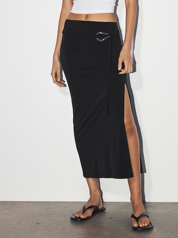 Gonna di Pull&Bear in nero: frontale
