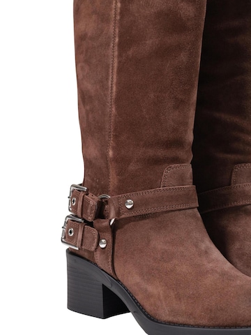 Boots 'MATLEY FLTMAT SUE11' di GUESS in marrone