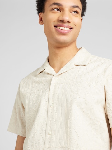 TOPMAN - Regular Fit Camisa em bege