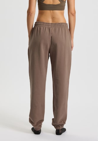 Effilé Pantalon 'One' rethinkit studios en marron