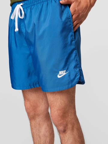 Nike Sportswear Szabványos Nadrág - kék