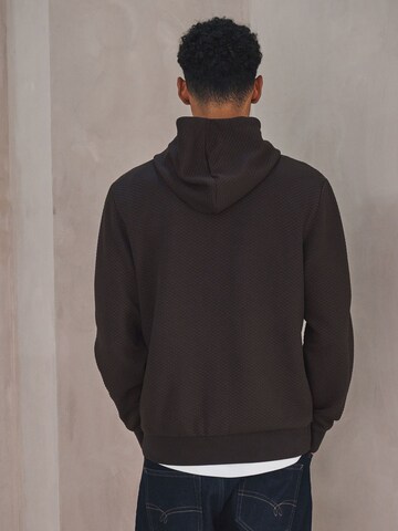 Next Суичър в кафяво