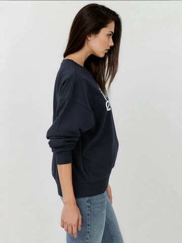 Sweat-shirt 'Sweatshirts' Hiccup en bleu