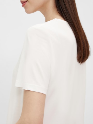 PIECES - Camiseta 'Kamala' en blanco