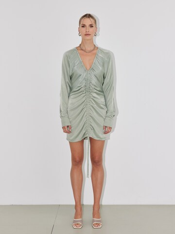 Robe 'Nicola' LeGer by Lena Gercke en vert