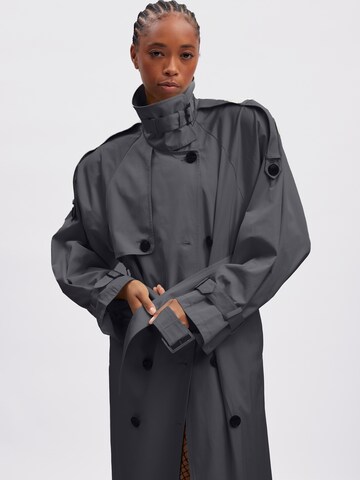 Manteau mi-saison 'Sally' Gestuz en gris